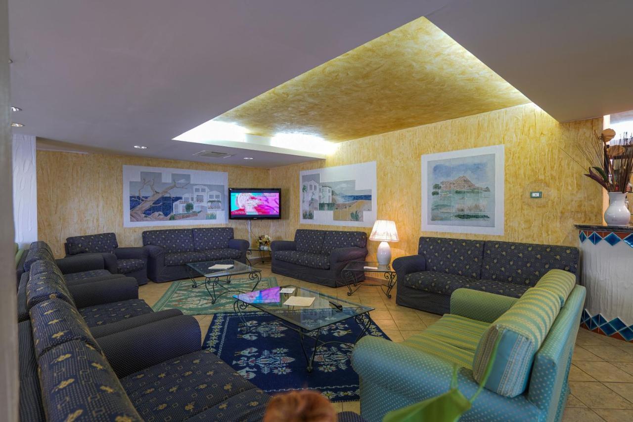 Borgo Saraceno Hotel-Residence Санта-Тереза-Галлура Экстерьер фото