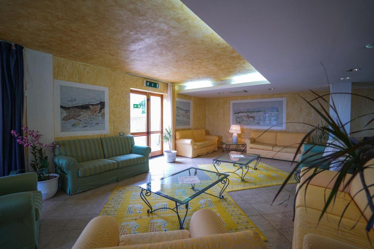 Borgo Saraceno Hotel-Residence Санта-Тереза-Галлура Экстерьер фото
